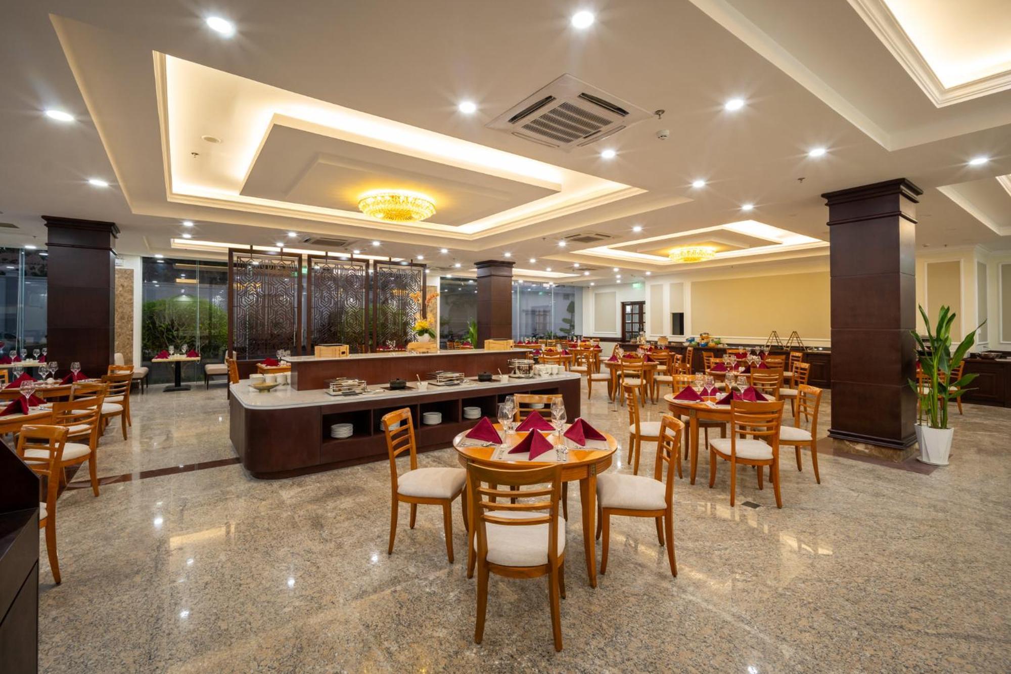 The Hub Hotel - Airport Ho Chi Minh City Exterior photo