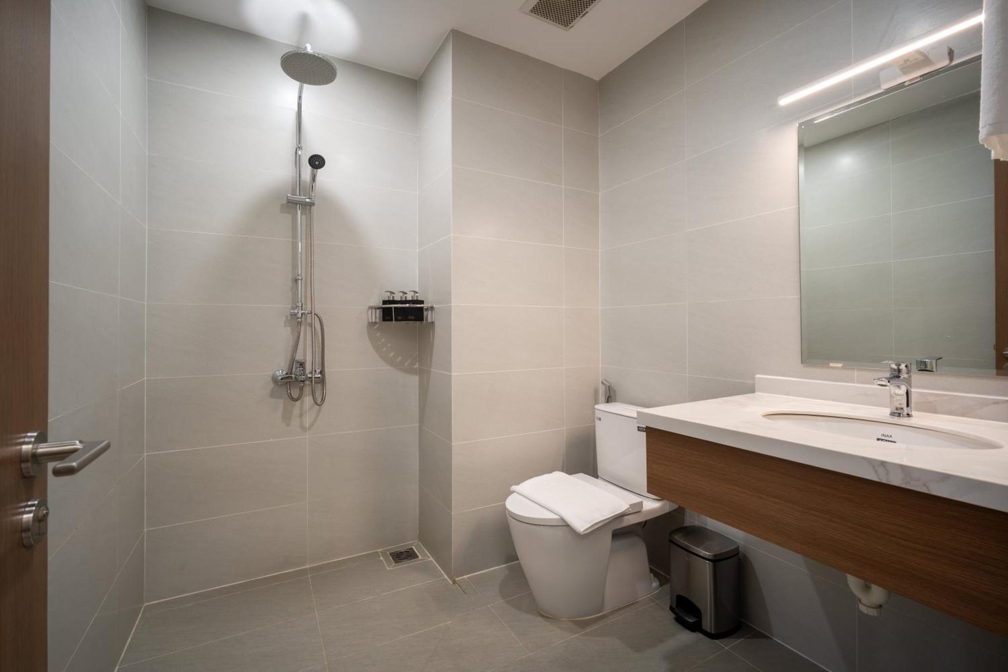 The Hub Hotel - Airport Ho Chi Minh City Exterior photo